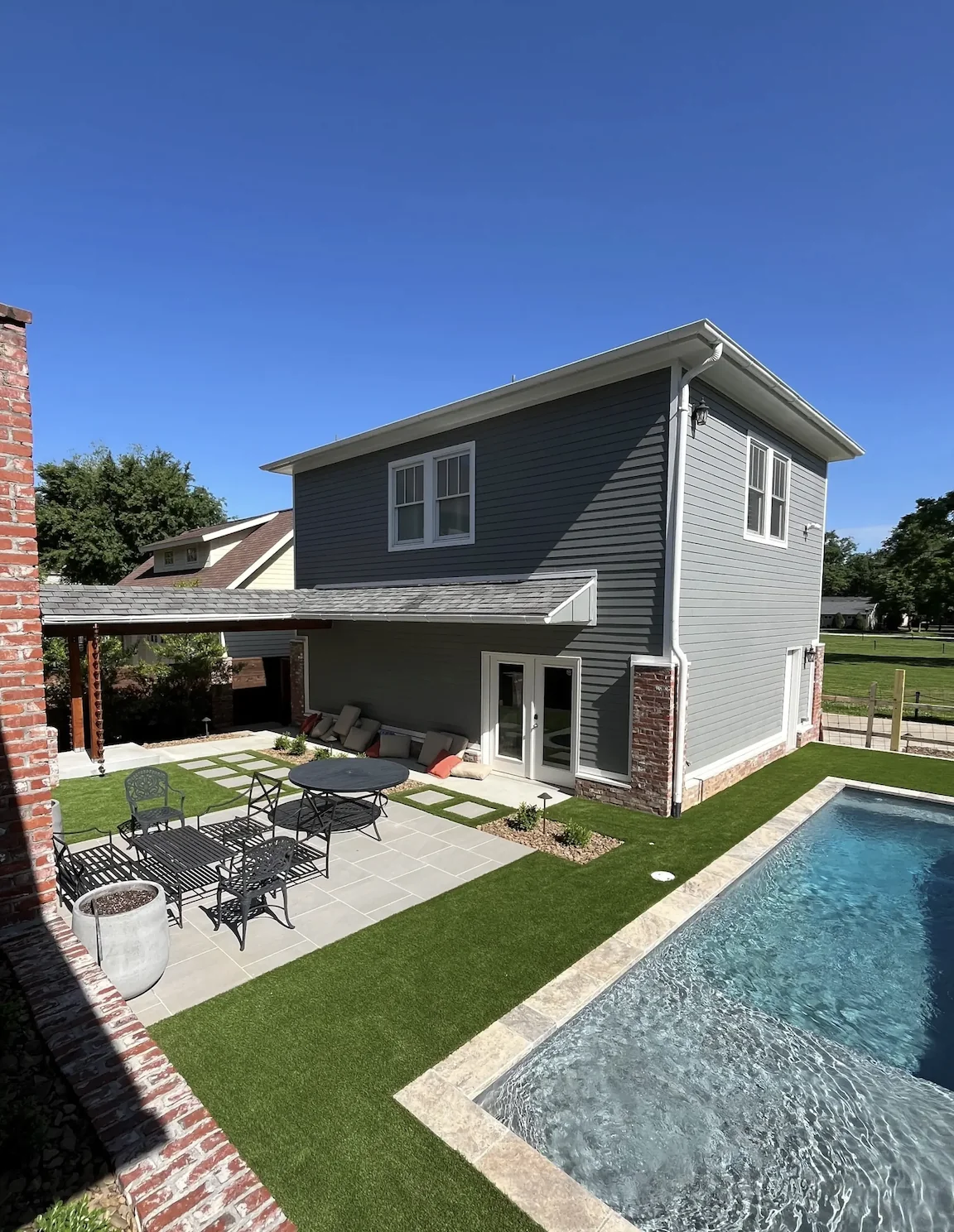 Attached pool house in Northwest Arkansas